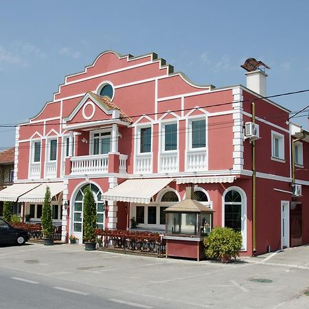Hotel Drumski Raj Svilajnac Kültér fotó