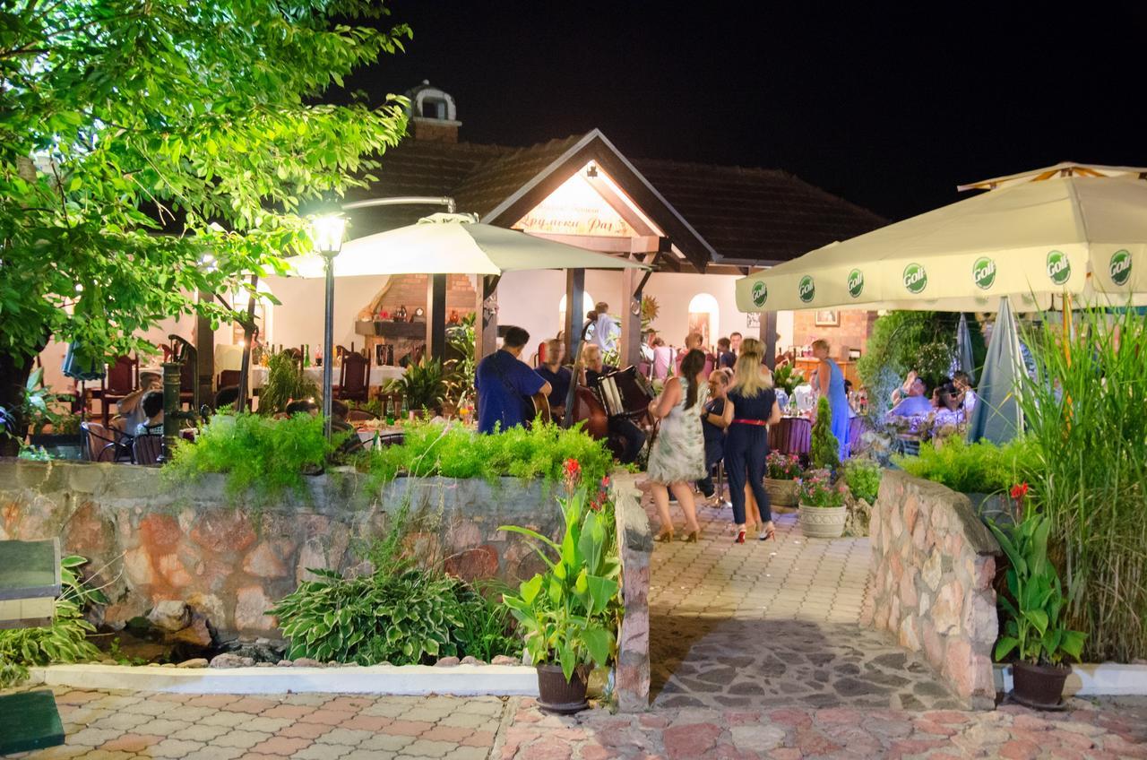Hotel Drumski Raj Svilajnac Kültér fotó