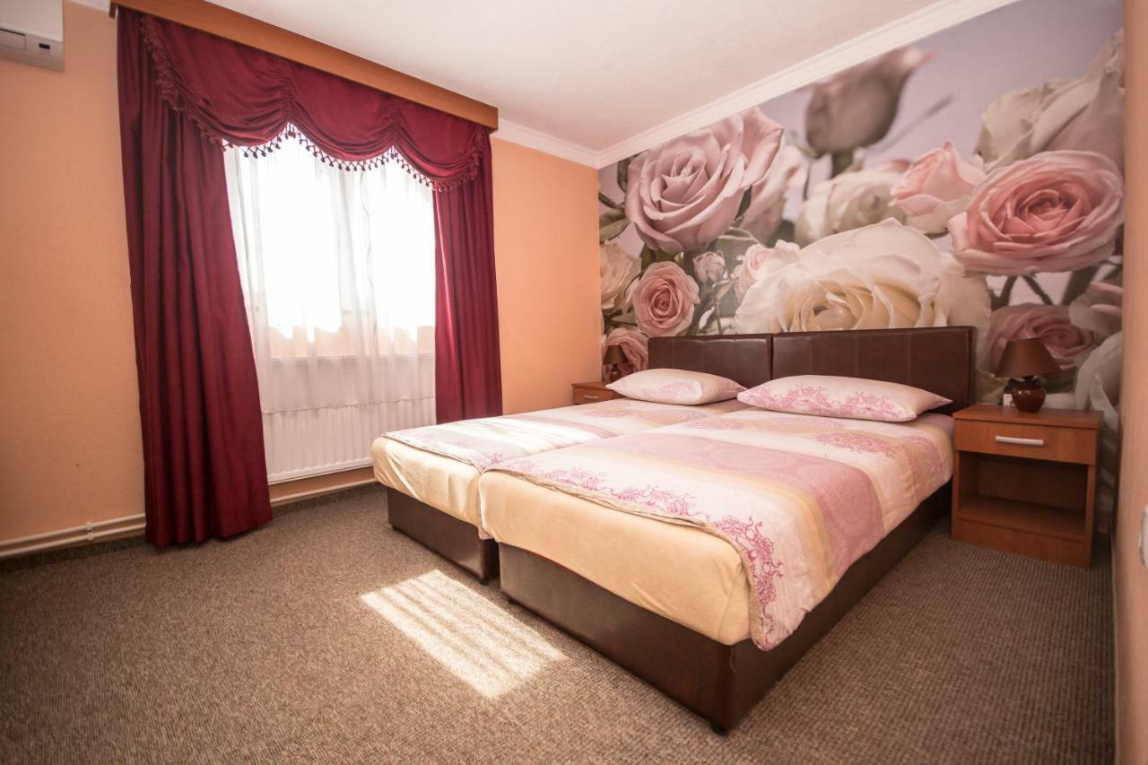 Hotel Drumski Raj Svilajnac Kültér fotó