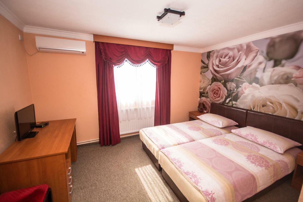 Hotel Drumski Raj Svilajnac Kültér fotó
